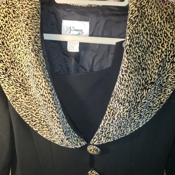Vintage D. J. Summers Black and Gold Animal Print Women's Jacket - 12 - Picture 8 of 8